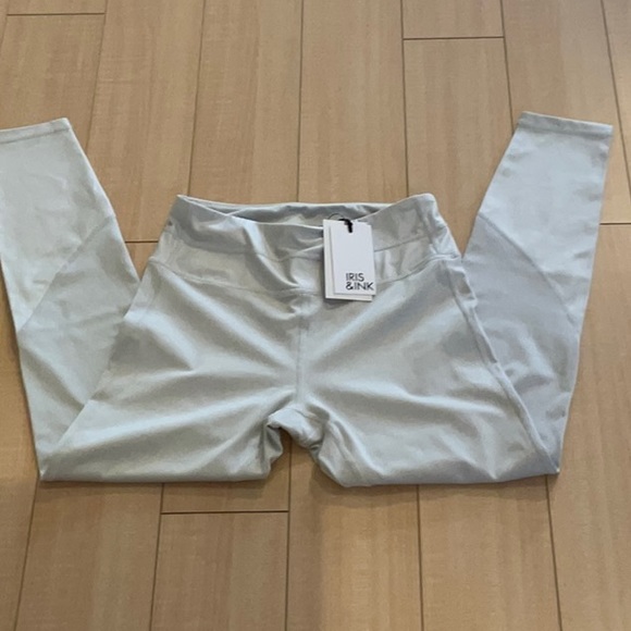 🤍NEW IRIS & INK // REVOLVE LEGGINGS - Picture 3 of 6